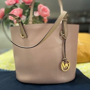 Authentic Michael Kors shoulder bag